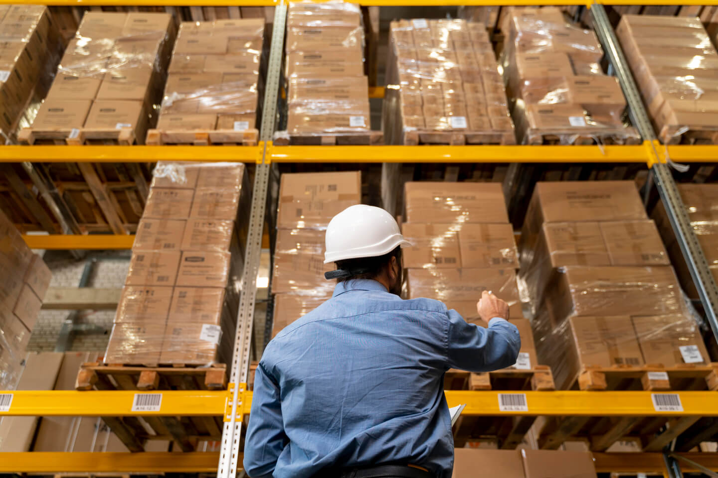 A Statistical Approach to Labor Management in Distribution